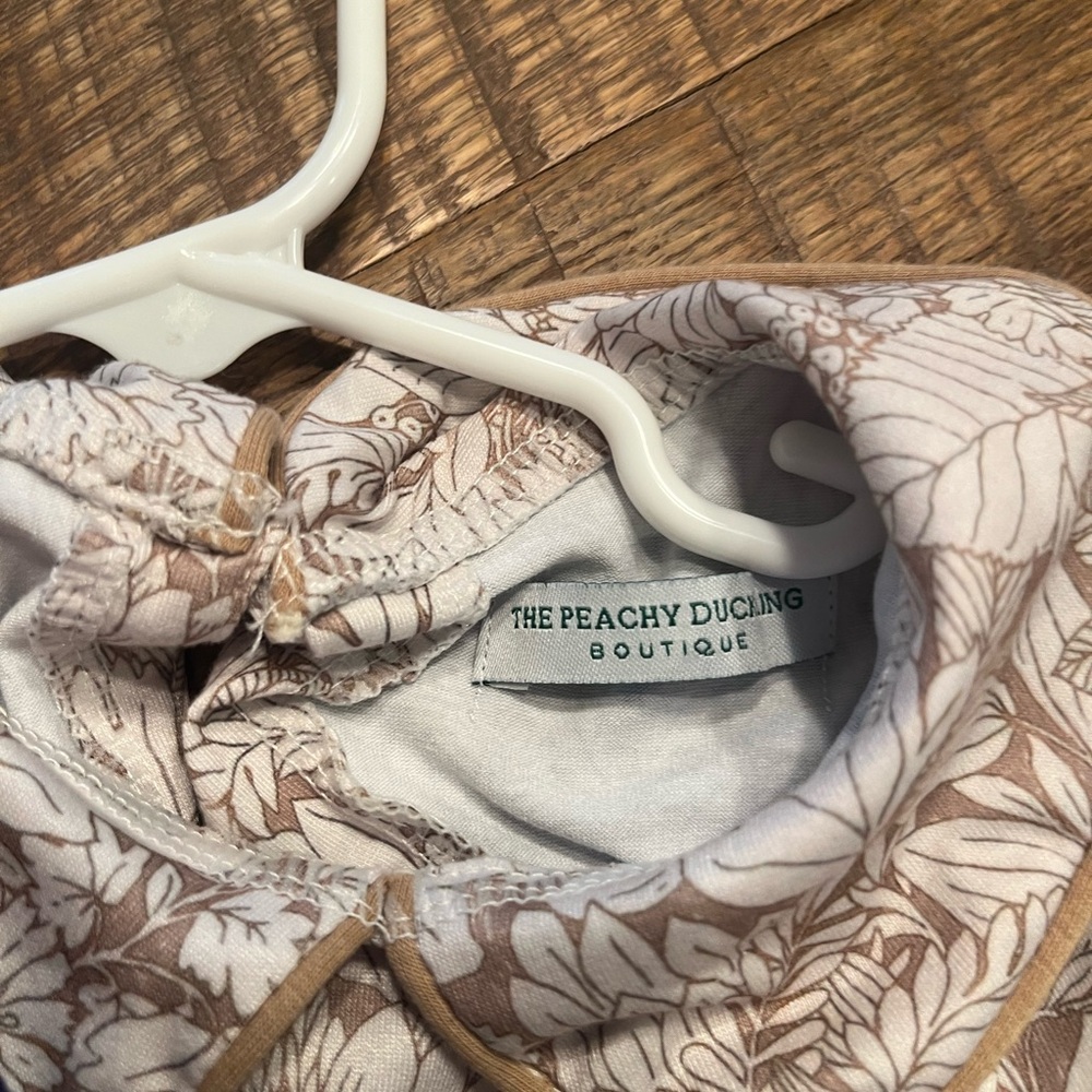 Toddler Floral Bubble Romper in Tan & White - Picture 2 of 3